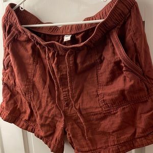 L old navy maroon shorts linen